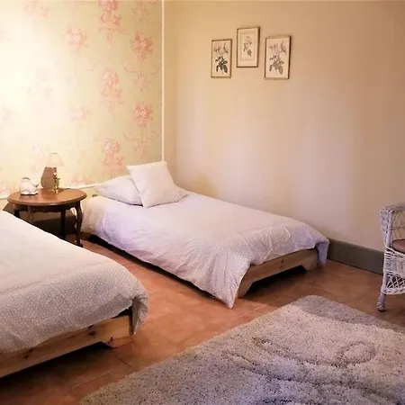 Dans Les Communs D'un Château Hébergement de vacances Grand-Auverne