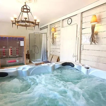 Dans Les Communs D'un Chateau